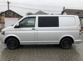 VOLKSWAGEN Transporter T5 