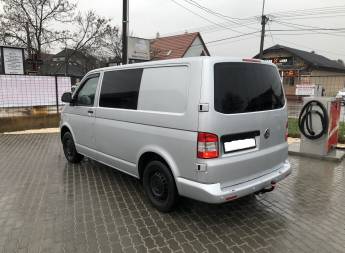 VOLKSWAGEN Transporter T5 