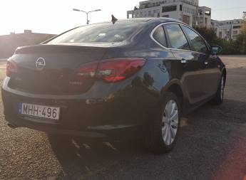 OPEL Astra  1.4 T Cosmo