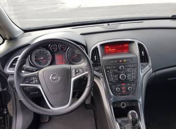 OPEL Astra  1.4 T Cosmo